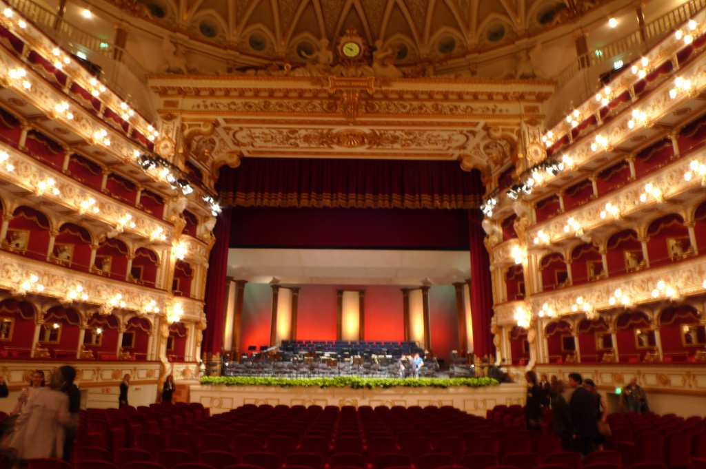 Bari_Teatro_Petruzzelli_2008_Interno