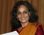 Arundhati Roy sul femminicidio in India