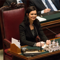 “Troppi stereotipi sulle donne in tv”: l’attacco di Laura Boldrini